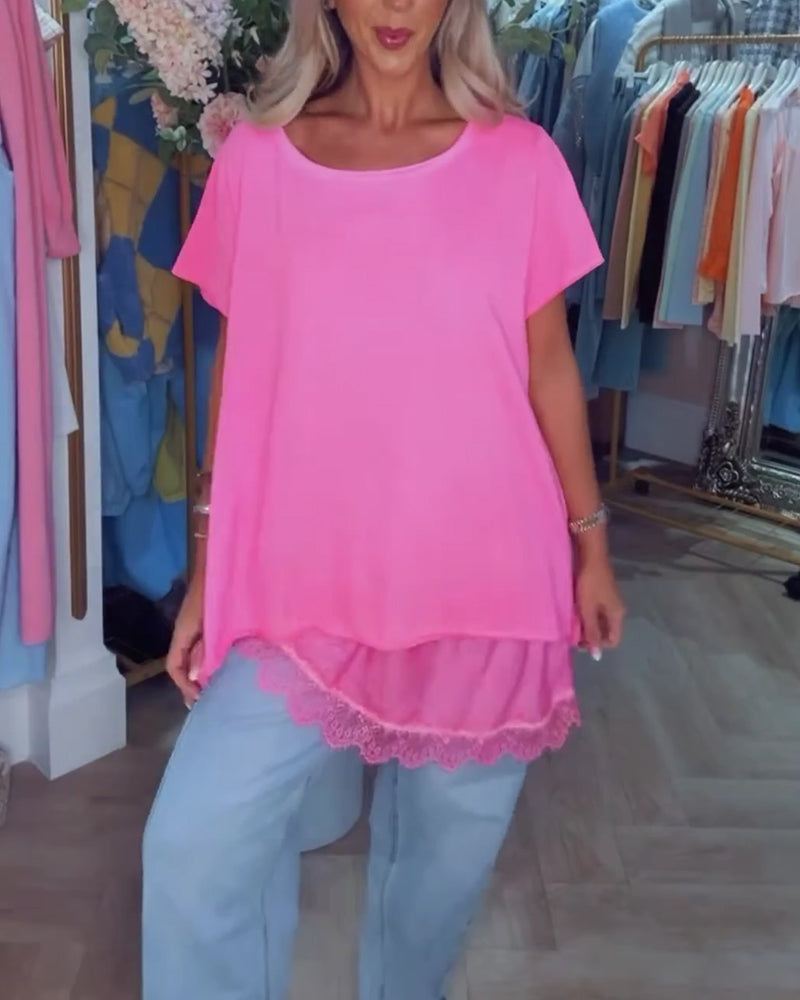 T-shirt con pizzo assemblato a maniche corte