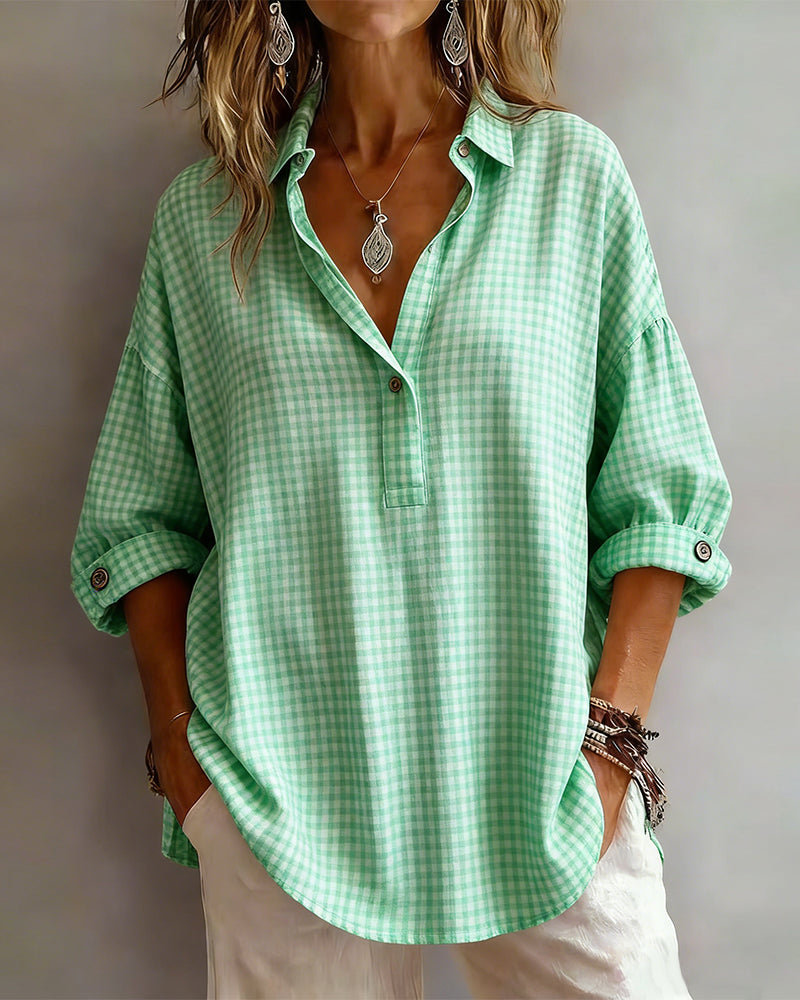 Camicetta a quadri alla moda con risvolto
