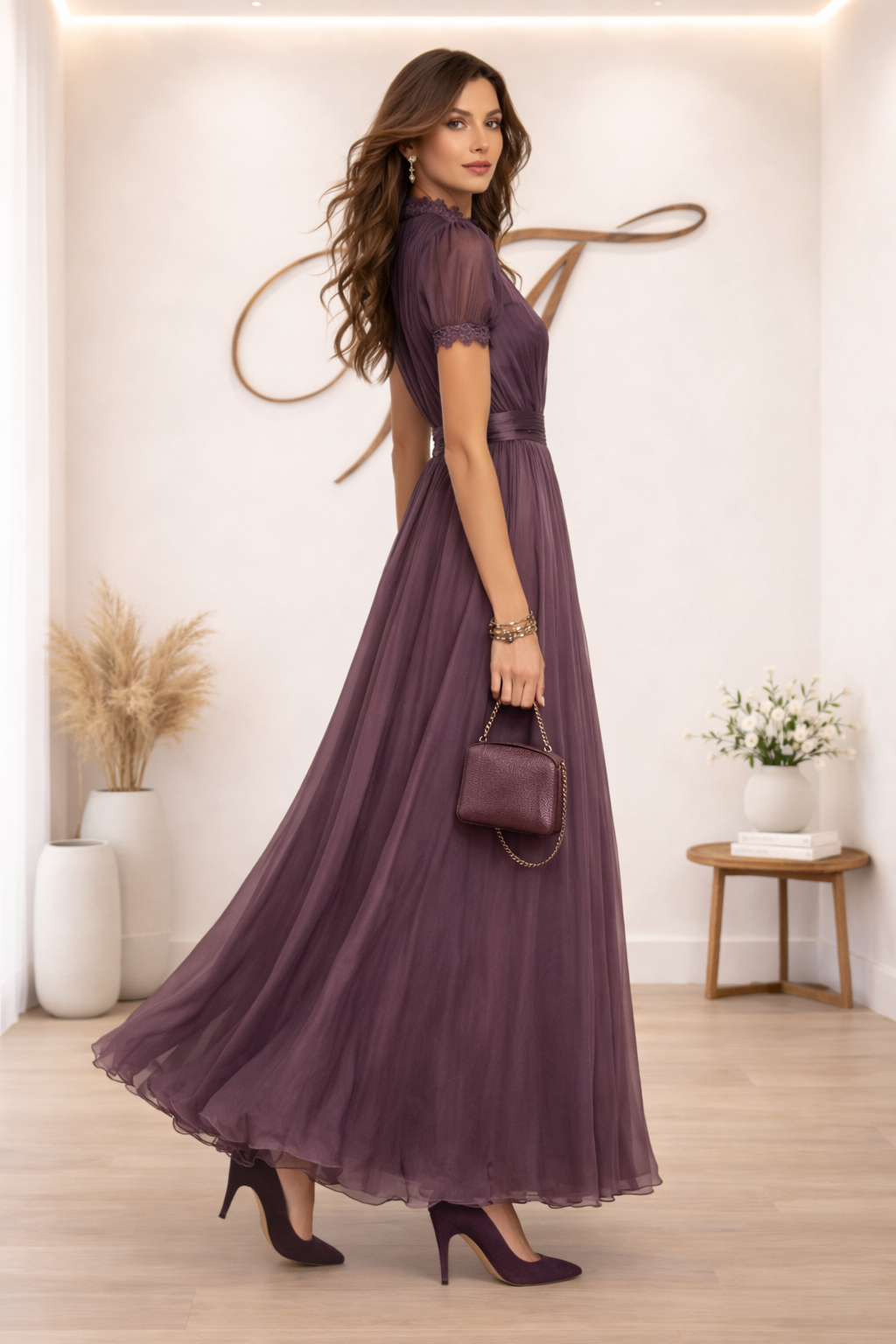 Flavia | Vestido largo con encaje y escote lágrima