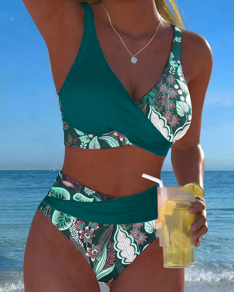 Bikini con contrasto di colori fantasia floreale