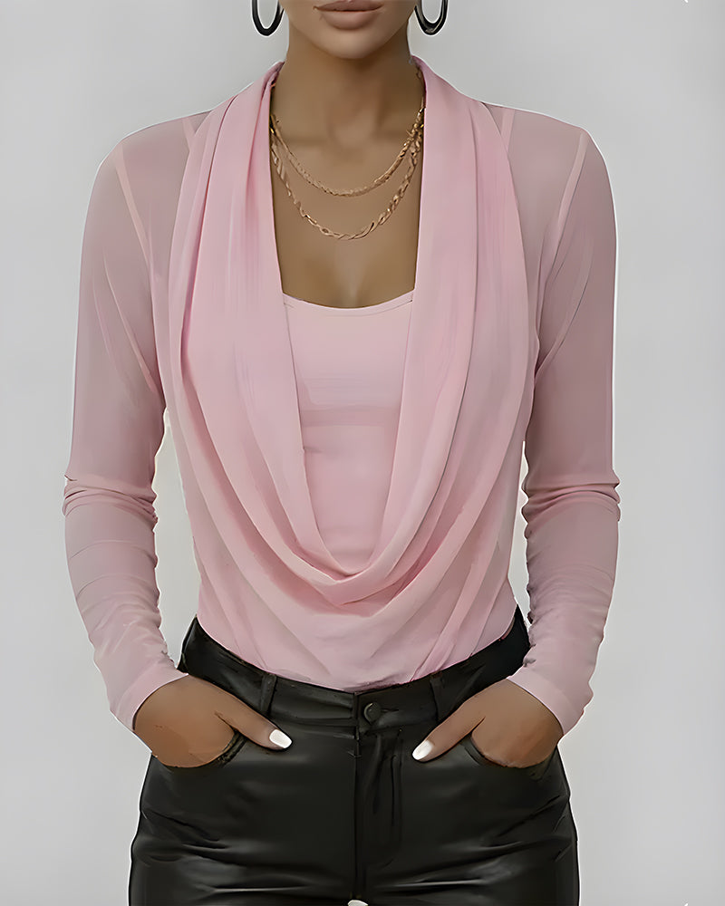 Completo in maglia a strati con collo ampio e maniche lunghe, due pezzi