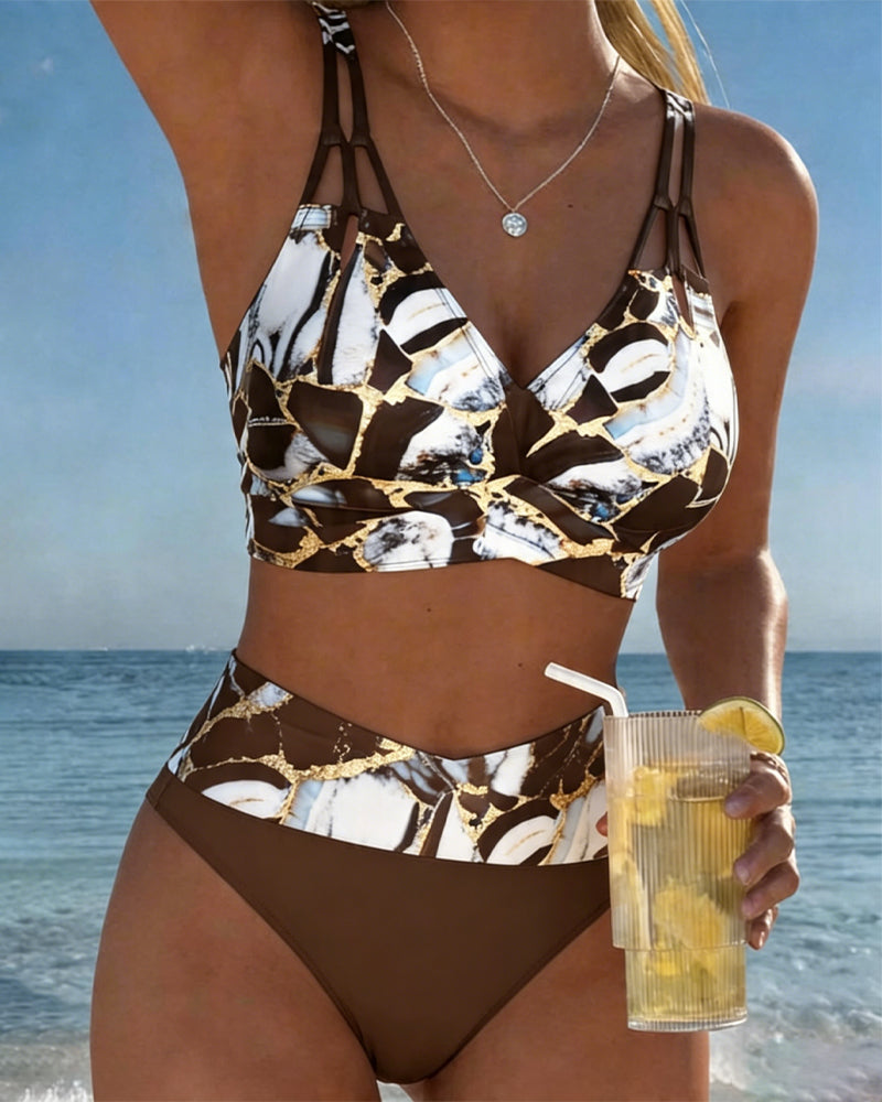Bikini con bretelle e intagli design