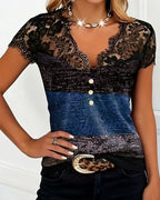 T-Shirt Scollo a V in Pizzo Patchwork a Contrasto di Colore