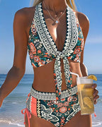 Bikini bohémien con reggiseno all'americana e coulisse