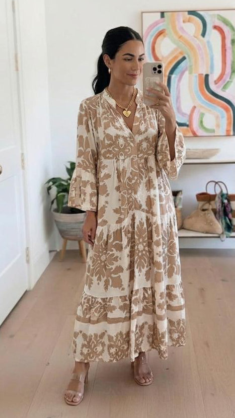 Bianca | Abito lungo boho con stampa barocca e maniche a campana