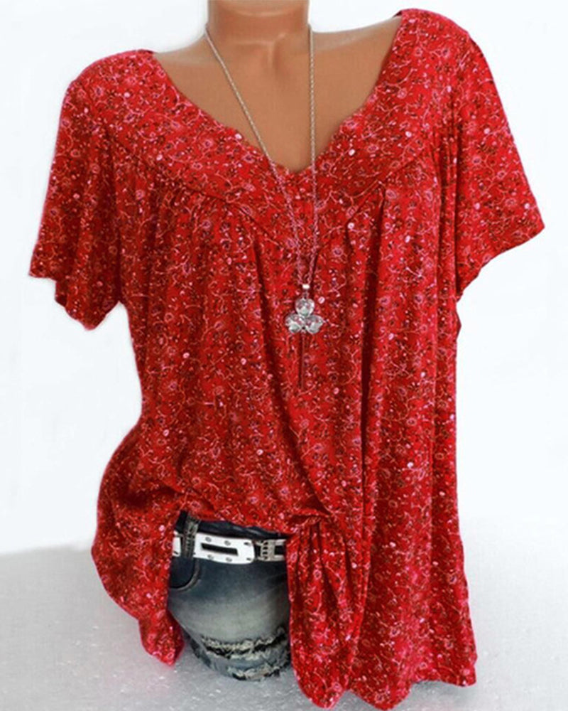 T-shirt ampio a maniche corte e scollo a V