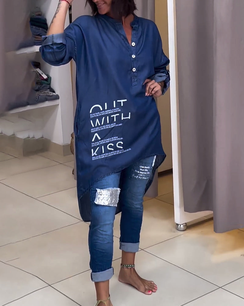 Camicia abbottonata asimmetrica con stampa di lettere