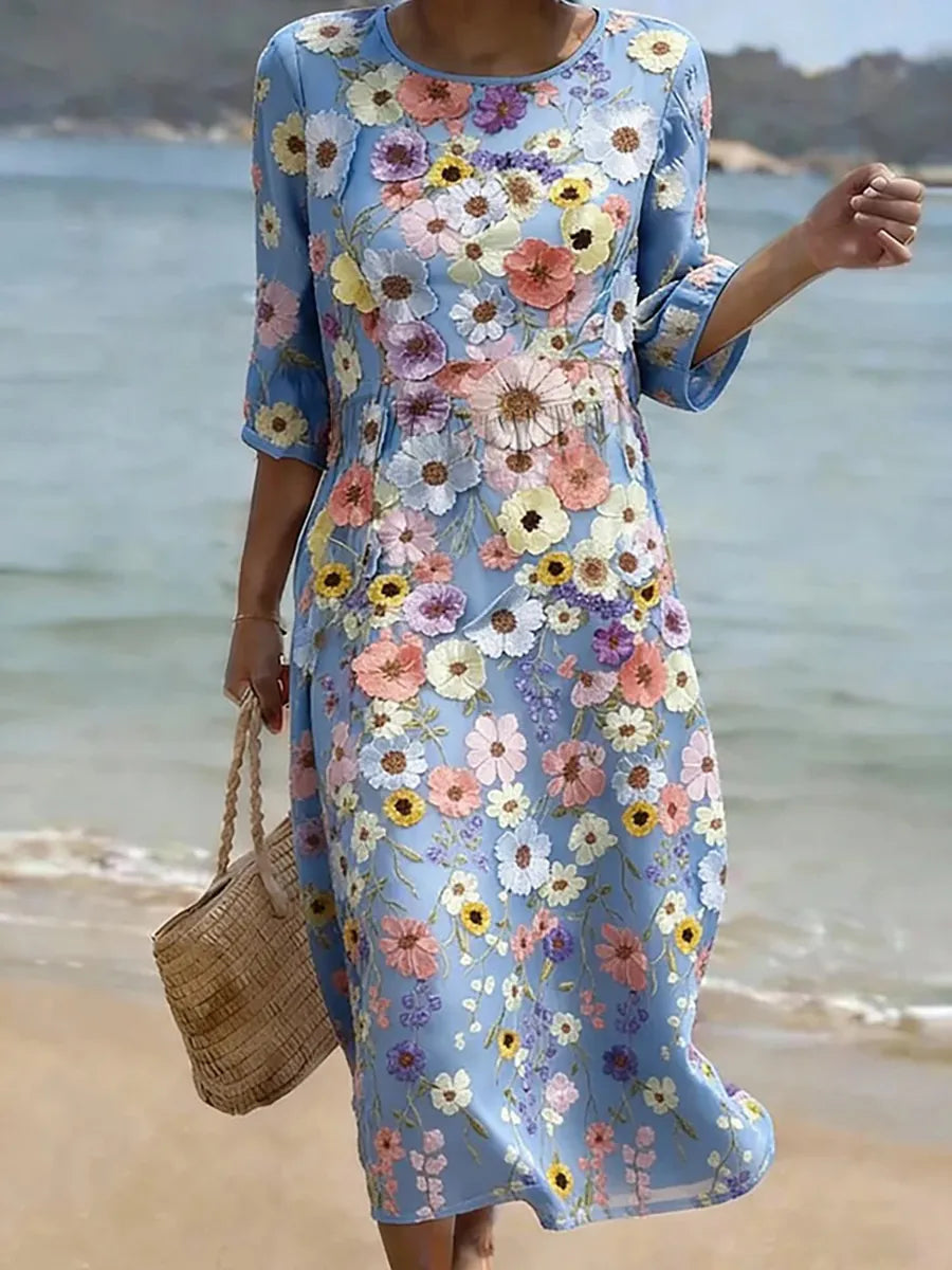 Vestito casual da donna con stampa floreale.