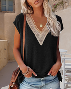 T-shirt scollo a V con pizzo