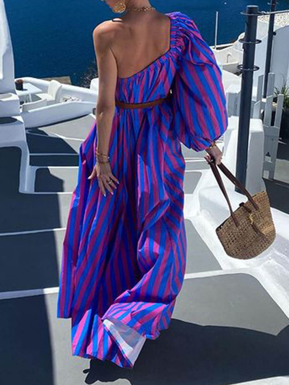 Vestito lungo da vacanza a righe senza spalline alla moda