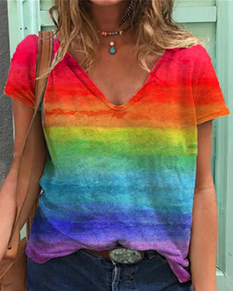 T-shirt casual con scollo a V e stampa arcobaleno