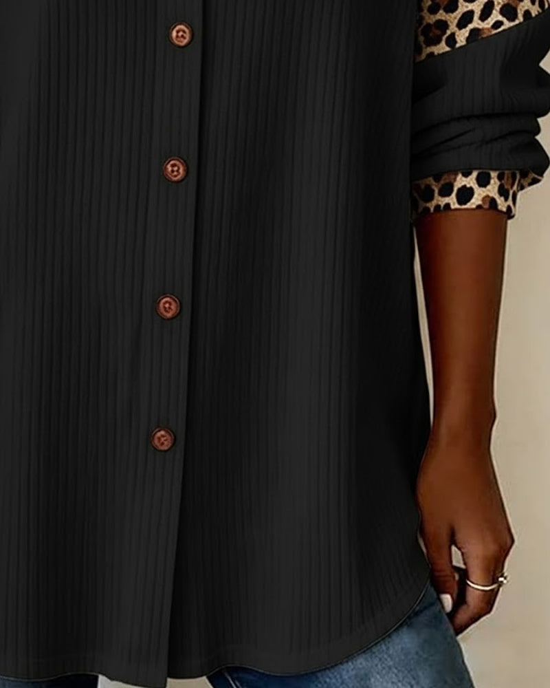 Camicia con colletto a revers, abbottonata, stampa leopardata