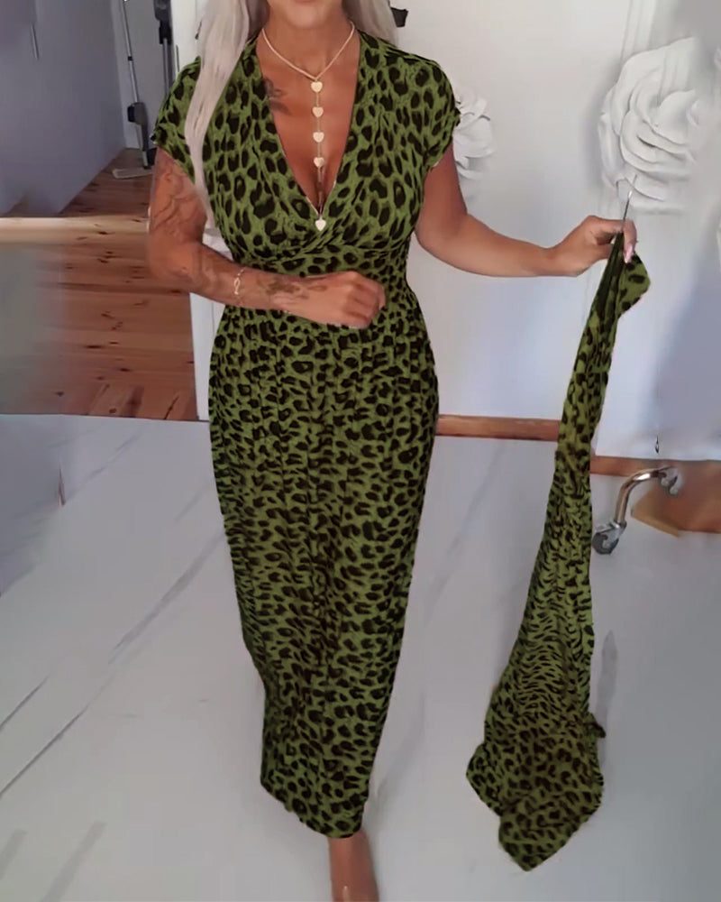Elegante abito scollato a V con stampa leopardata