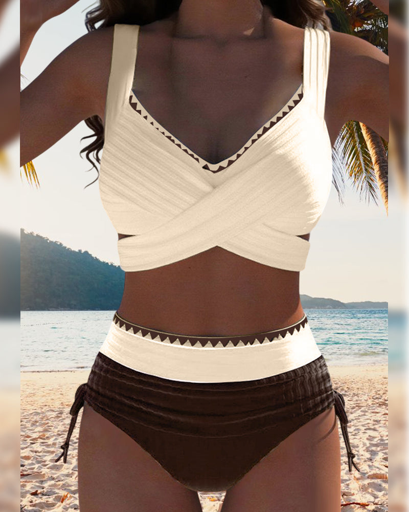 Bikini casual in due pezzi con cuciture a contrasto