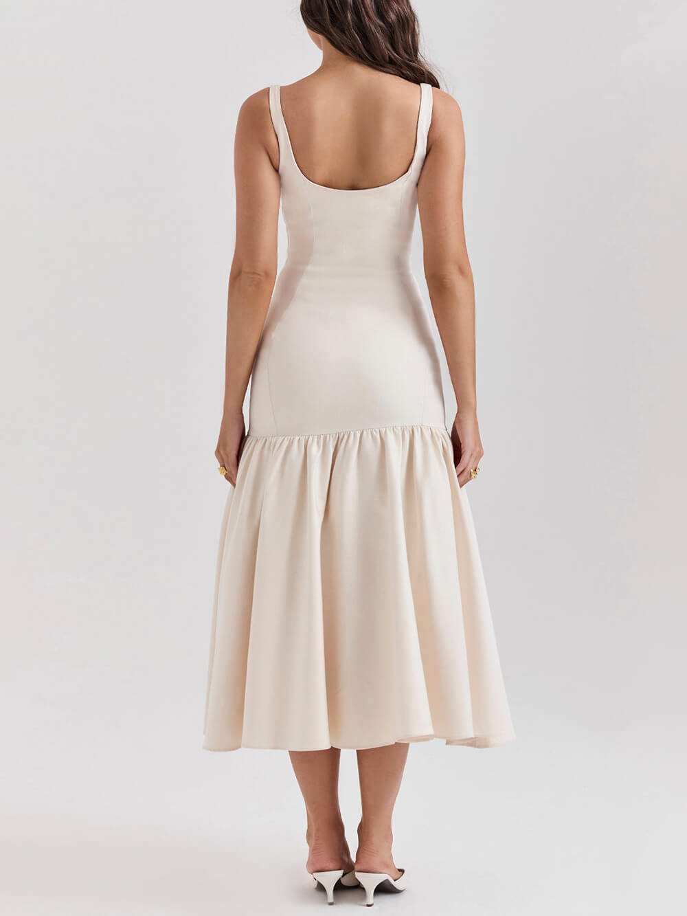 Abito midi elegante con scollo quadrato e spalline larghe con vita scesa