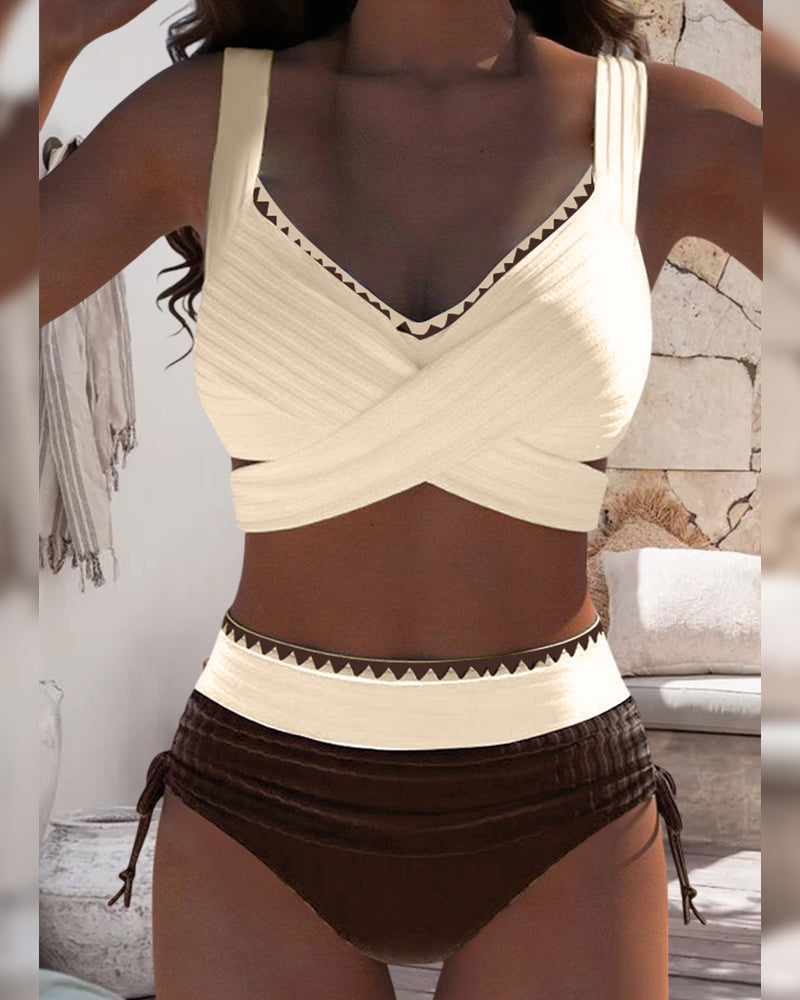 Bikini casual in due pezzi con cuciture a contrasto