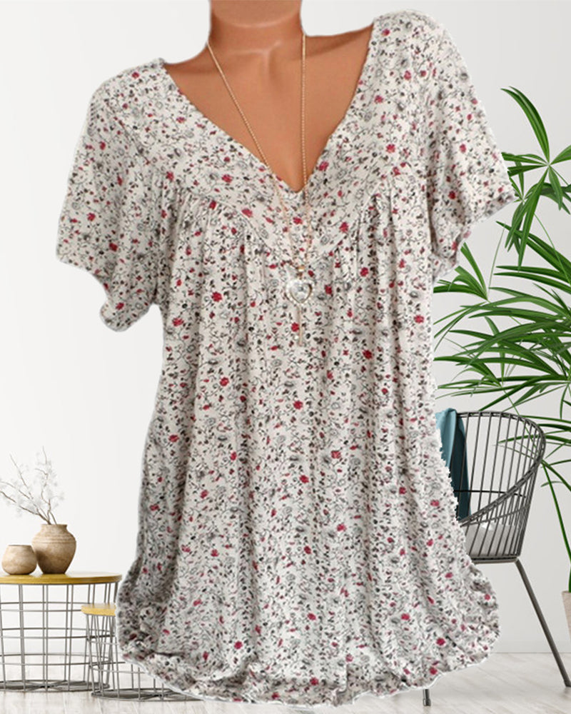 T-shirt ampio a maniche corte e scollo a V