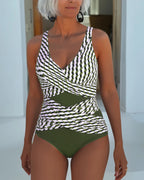 Costume da bagno incrociato con taglio cut-out per uno stile rilassato da resort