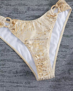Bikini con fibbia in metallo dal design particolare