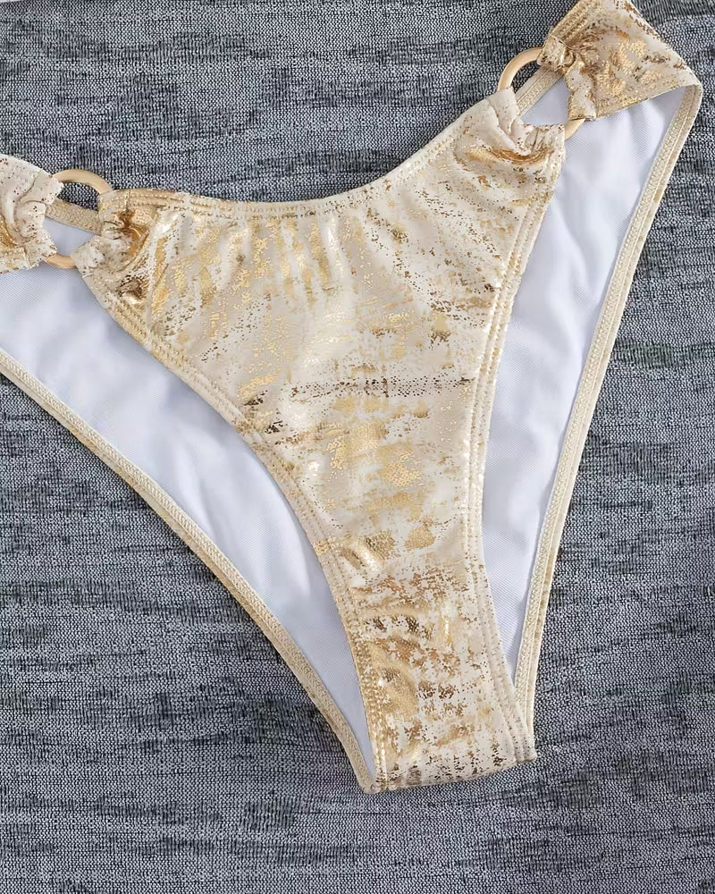 Bikini con fibbia in metallo dal design particolare