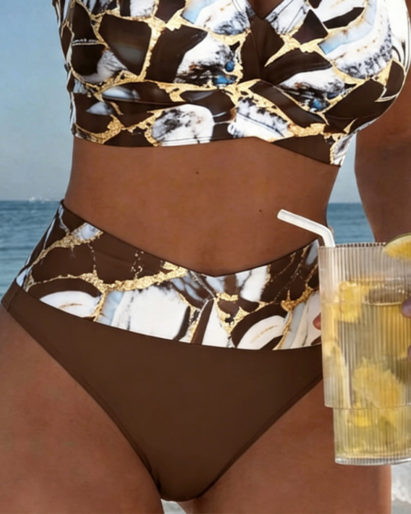 Bikini con bretelle e intagli design