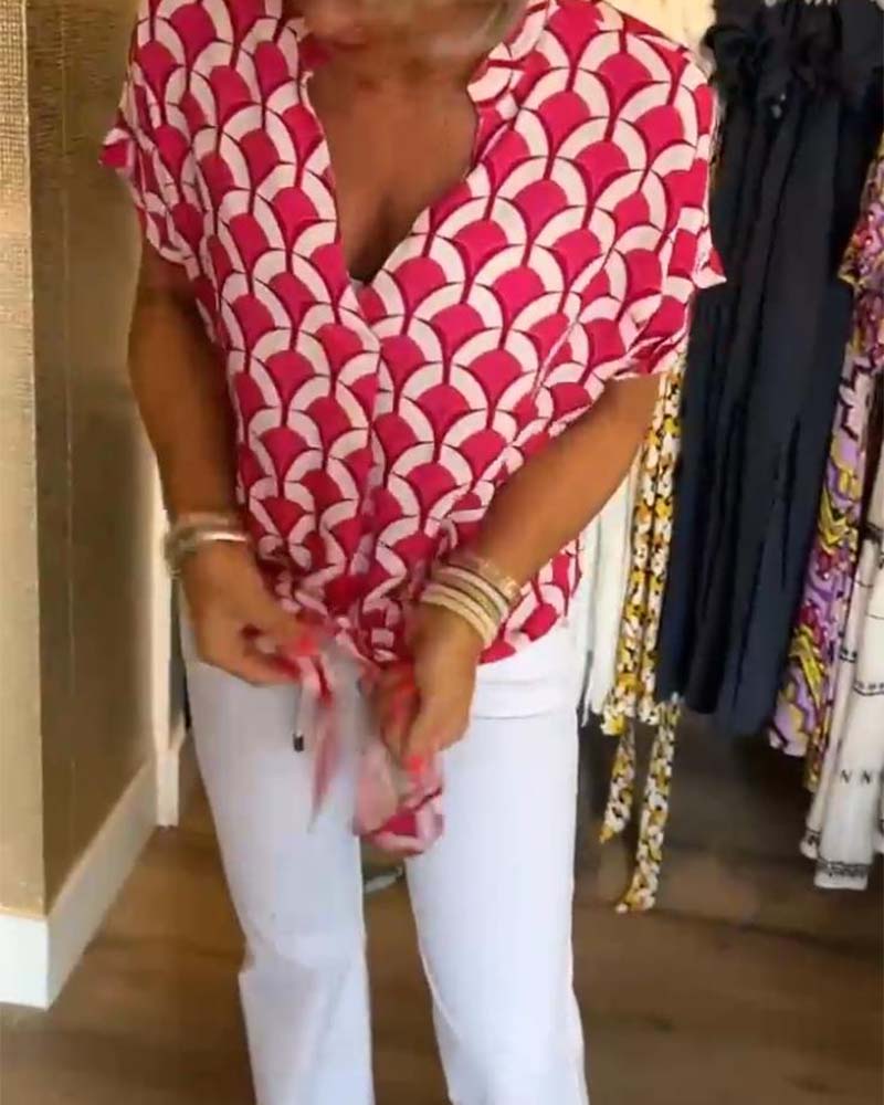 Top casual stampato a maniche corte e scollo a V