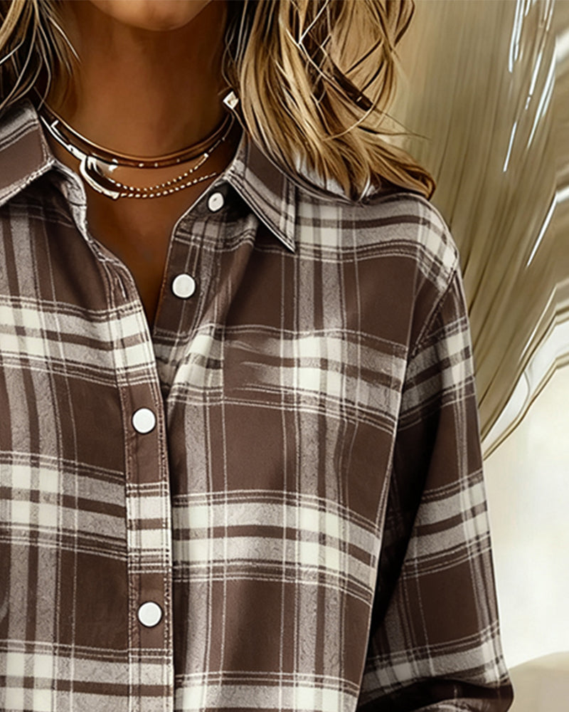 Camicia con motivo a quadri e colletto a revers