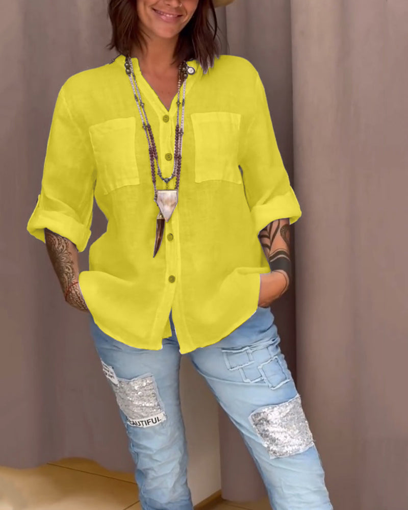 Camicia a tinta unita con tasche e bottoni semplici