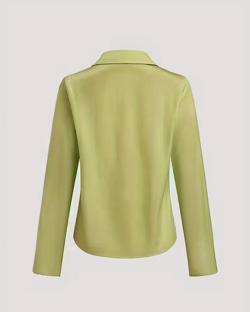 Camicia con revers, spalla destra stampata