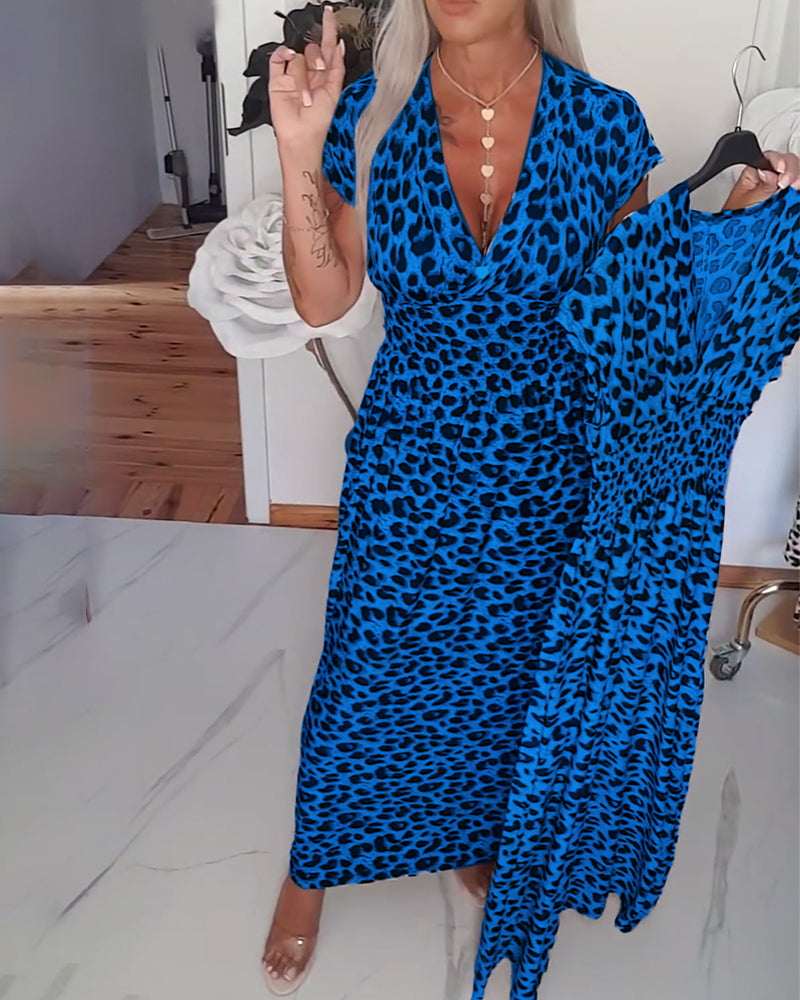 Elegante abito scollato a V con stampa leopardata