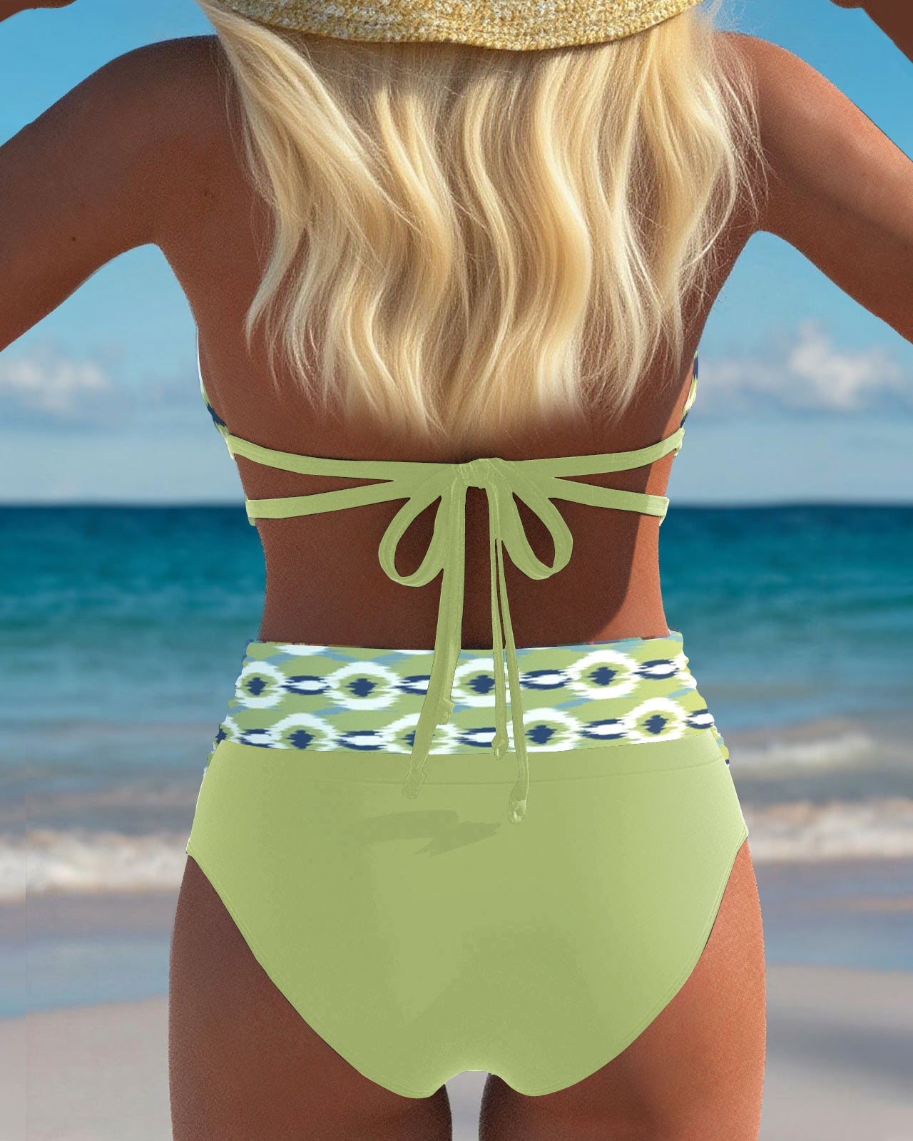 Bikini sexy con scollo a V profondo e spacco stampato