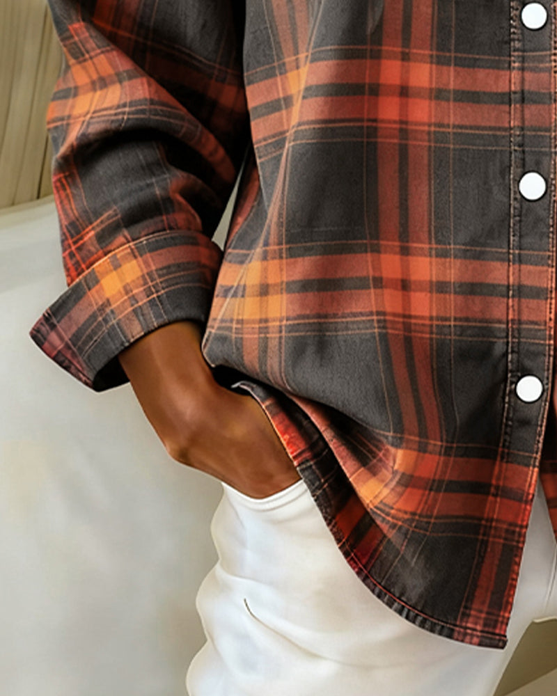 Camicia con motivo a quadri e colletto a revers