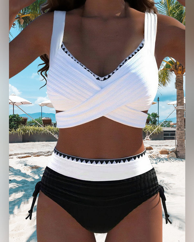 Bikini casual in due pezzi con cuciture a contrasto