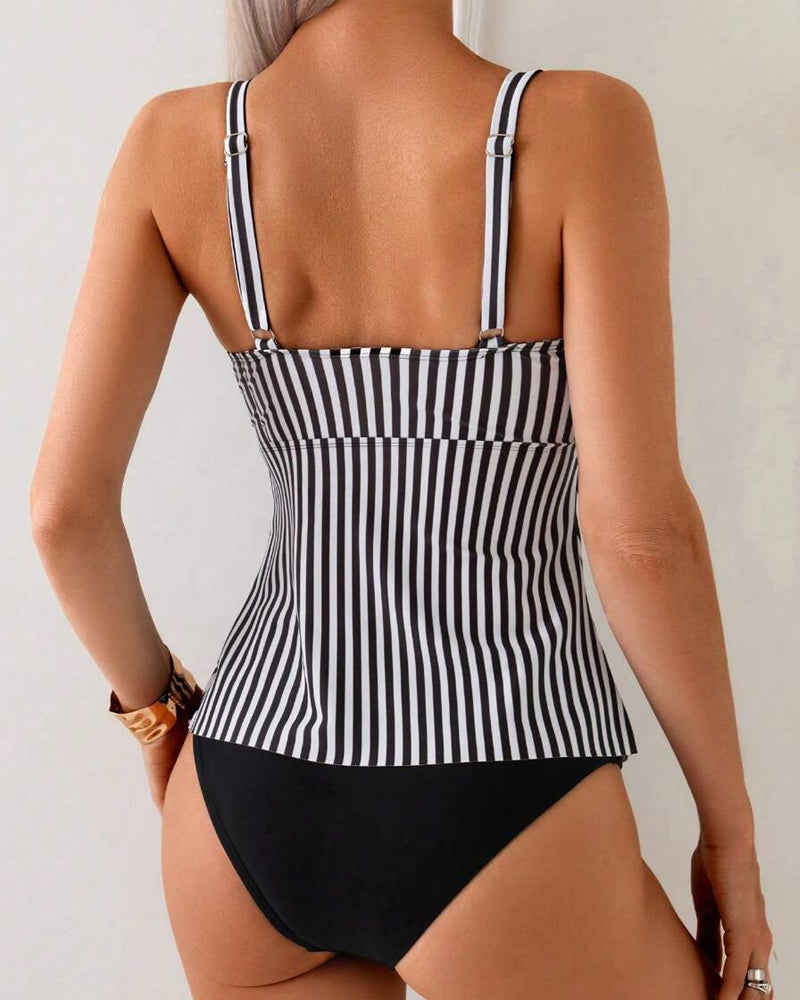 Tankini a righe verticali a due pezzi a triangolo