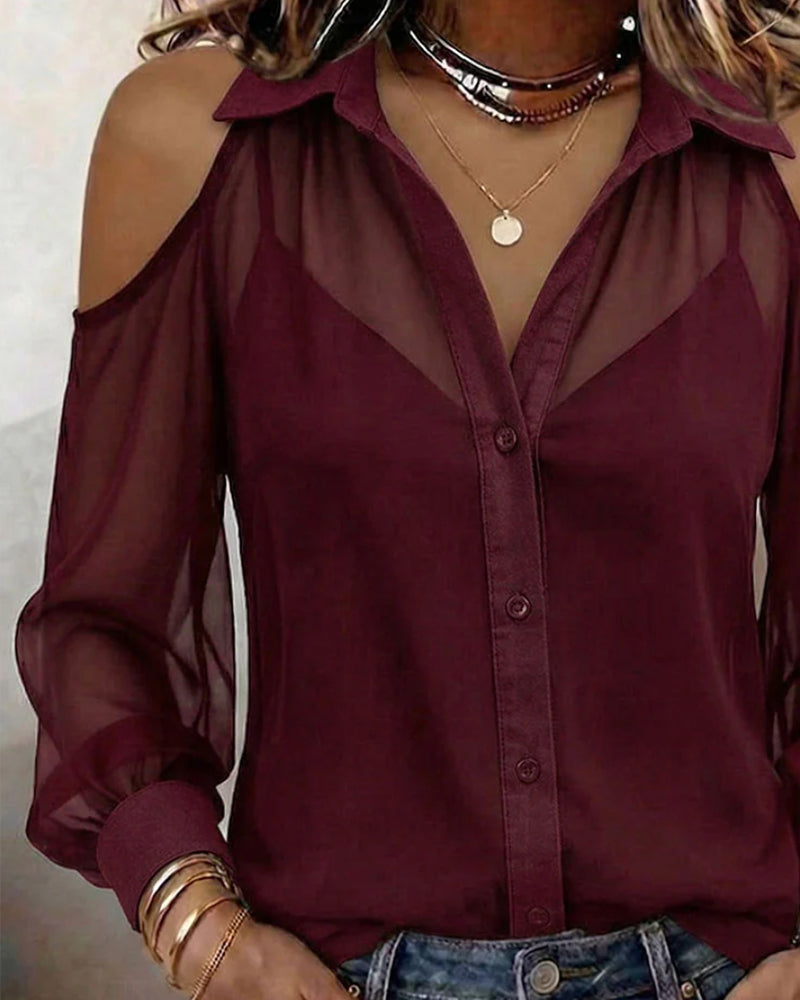 Set due pezzi con camicia trasparente a spalla scoperta e canotta