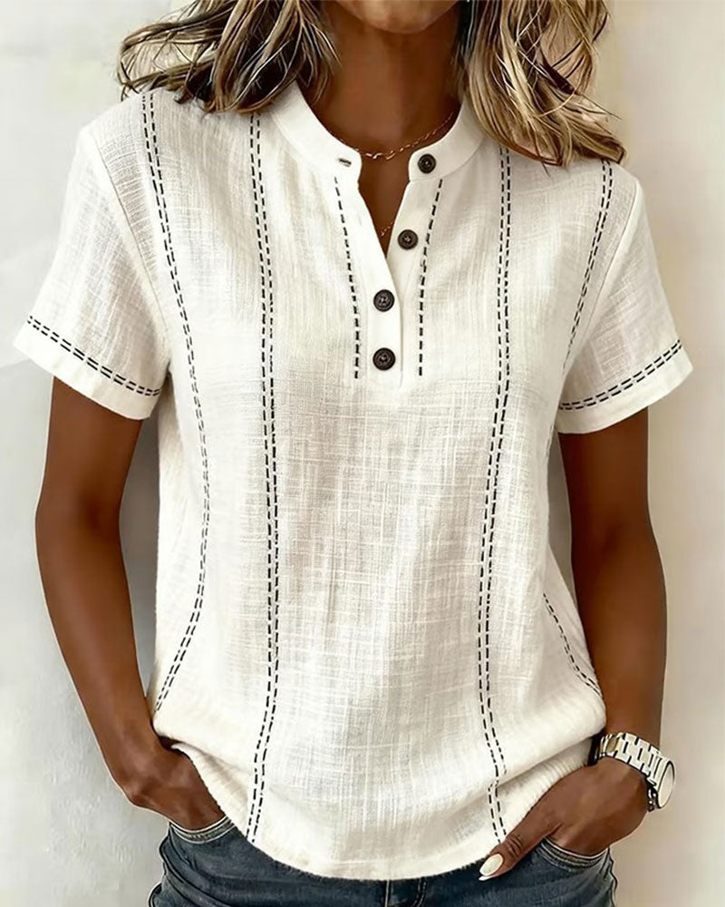 T-shirt casual con scollo a V e bottoni
