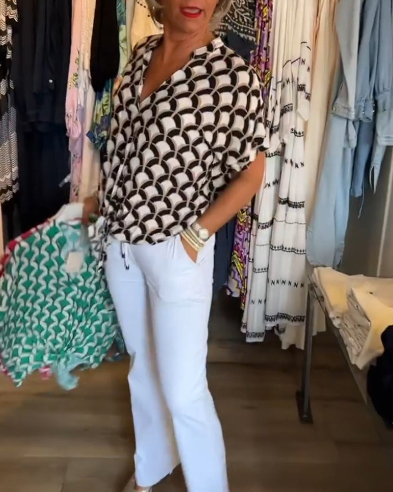 Top casual stampato a maniche corte e scollo a V