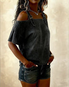 Camicetta a spalla scoperta in denim con bretelle