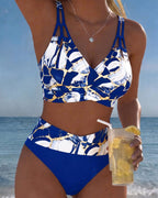 Bikini con bretelle e intagli design