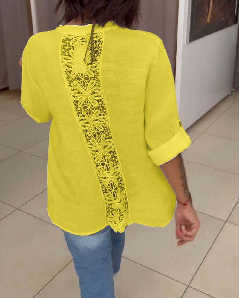 Camicia a tinta unita con tasche e bottoni semplici