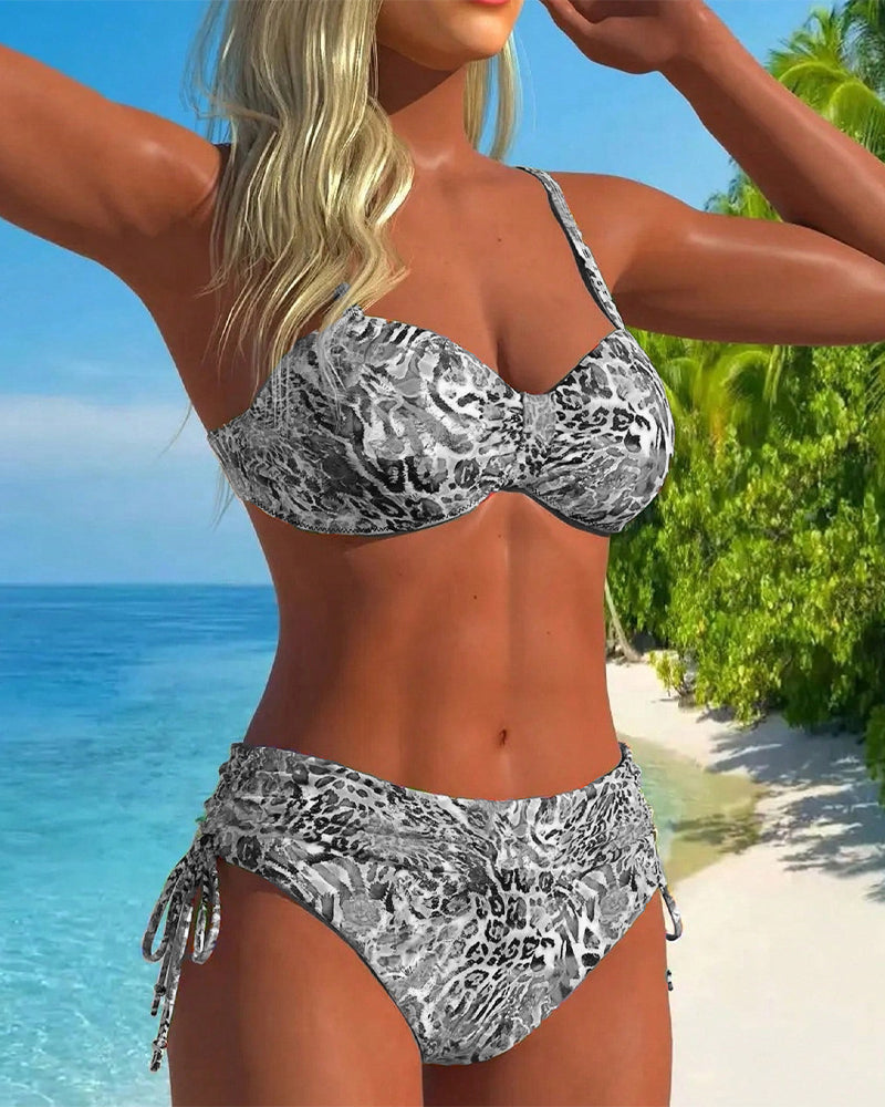 Accattivante Costume da Bagno a Due Pezzi con Stampa Leopardata