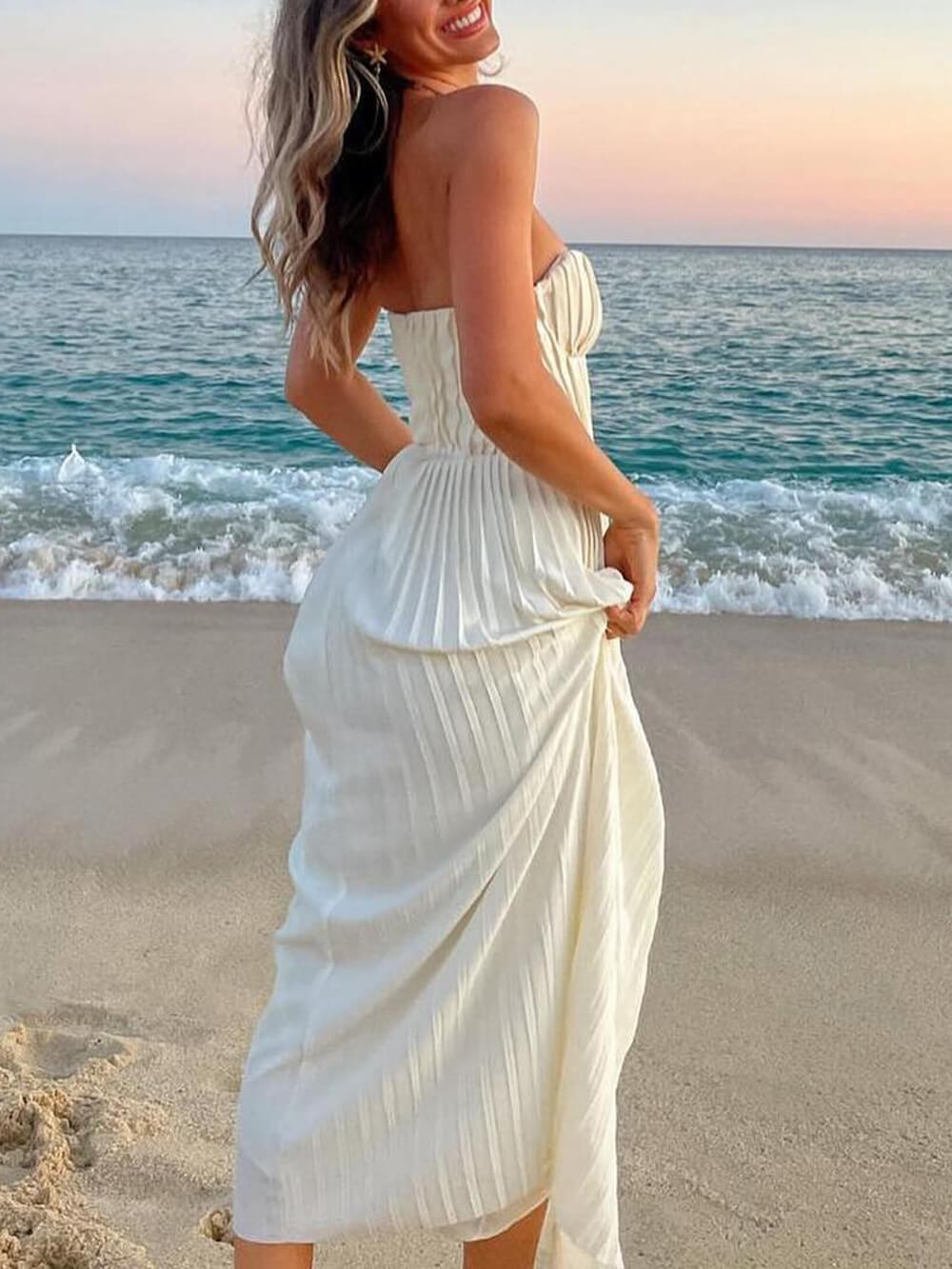 Abito lungo plissettato elegante senza spalline