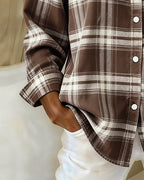 Camicia con motivo a quadri e colletto a revers