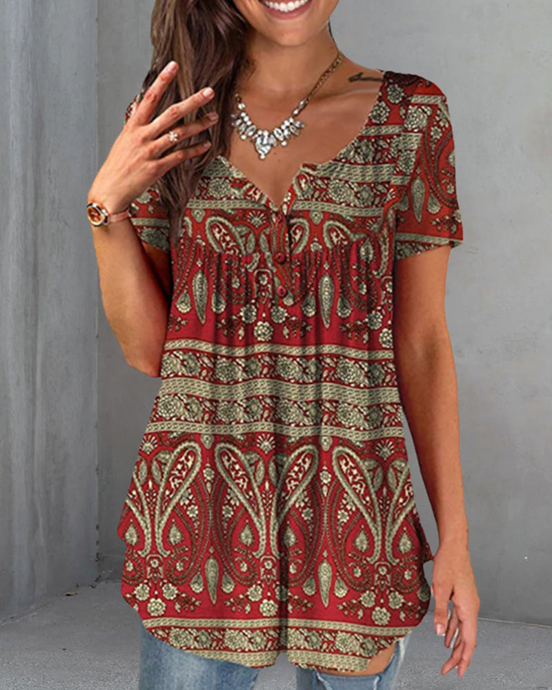 T-shirt ampio a maniche corte e scollo a V