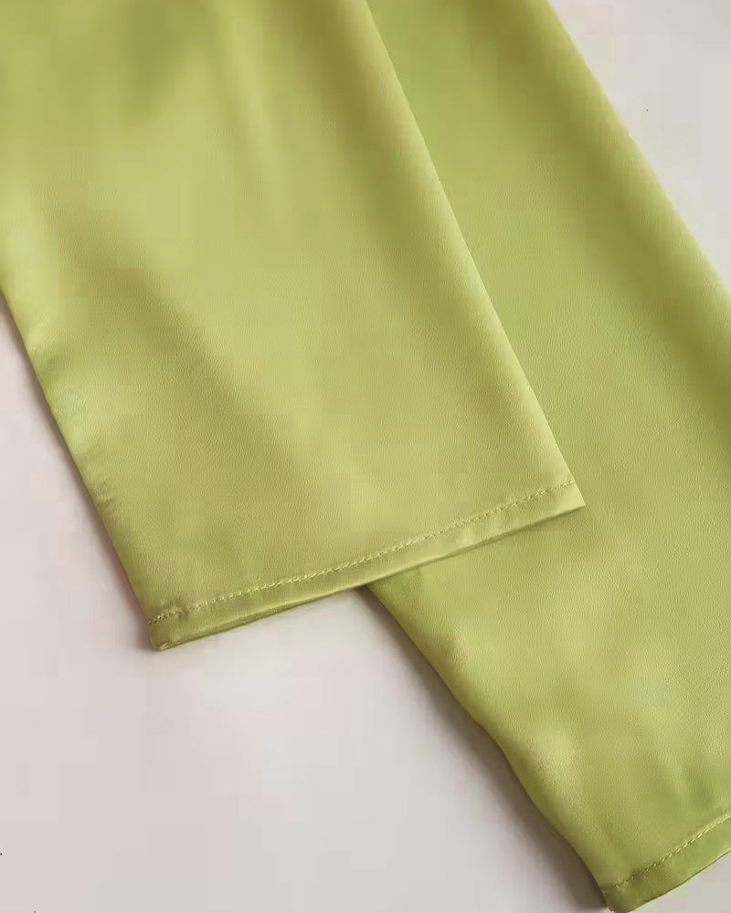 Camicia con revers, spalla destra stampata
