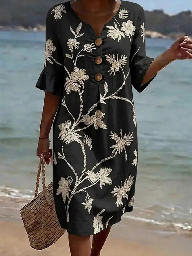 Vestito casual da donna con stampa floreale.
