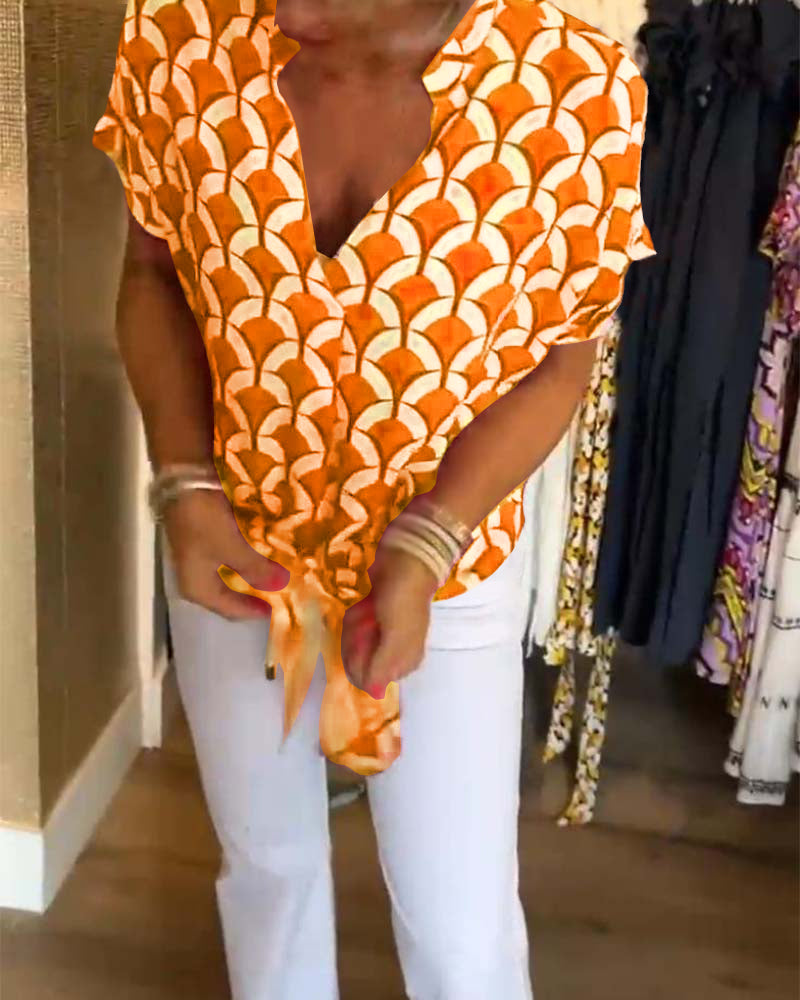 Top casual stampato a maniche corte e scollo a V