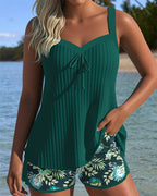 Tankini a righe a due pezzi con pantaloncini da spiaggia
