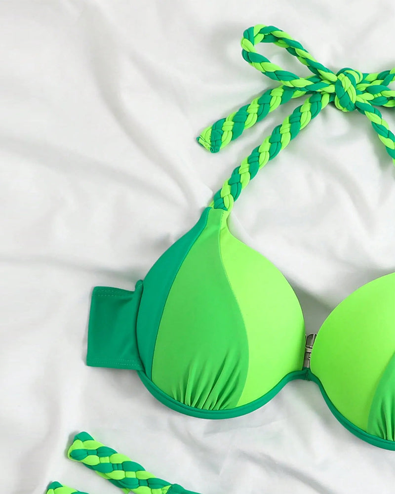 Bikini a fascia color block con scollo all'americana
