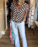 Top casual stampato a maniche corte e scollo a V